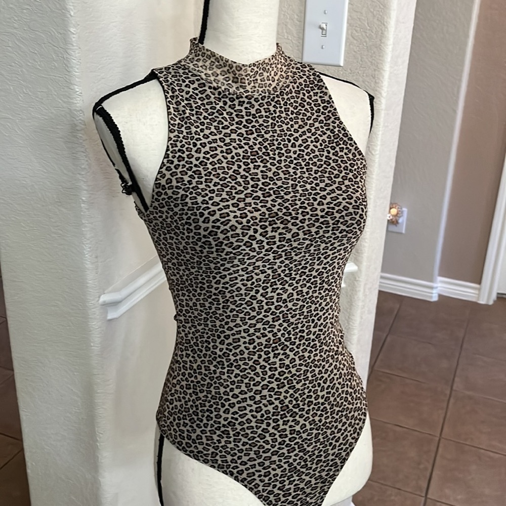 Mikey & Joey cheetah print sleeveless bodysuit Size S